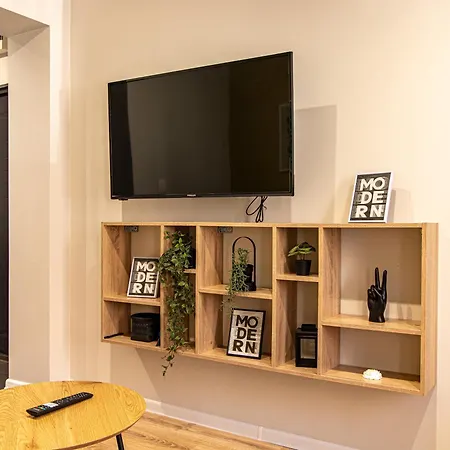 Trocadero Touch: Hideaway 소피아