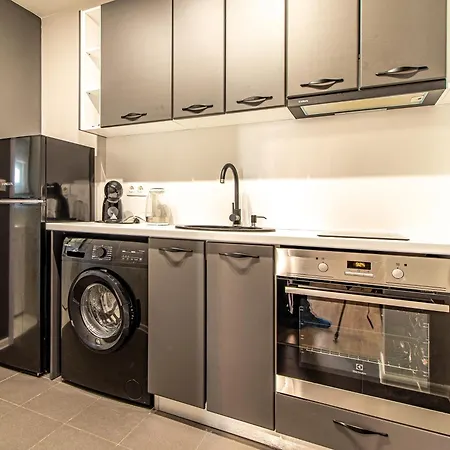 Daire Trocadero Touch: Hideaway